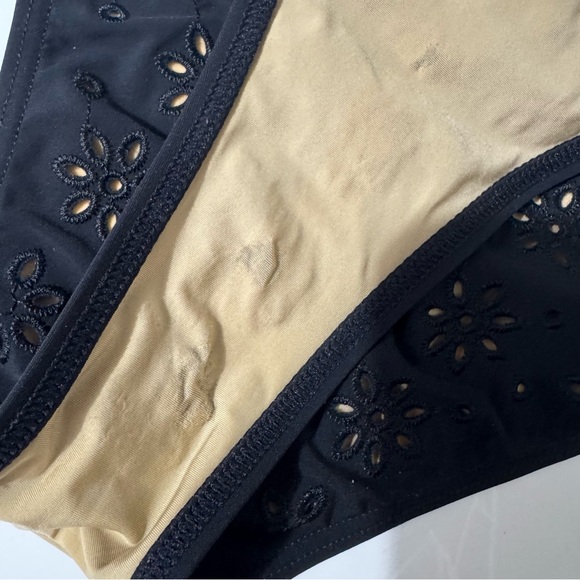 Tory Burch Black floral design, peekaboo Bikini sm bottom Med top - Picture 6 of 6
